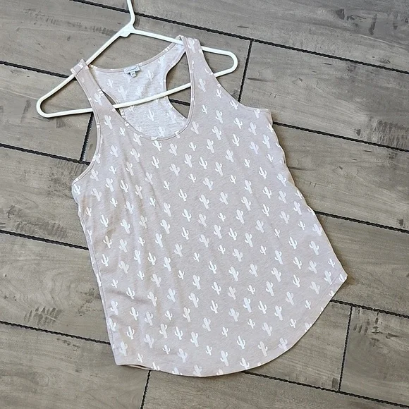 Tank - Picture 1 of 2